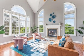 House | 6 bedrooms - Hudson Valley Retreat Pool spa Home Theater gym (Pleasant Valley)