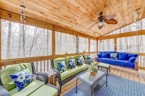 TV, fireplace - Waterfall Cabin/Helen, GA/ private waterfall (Sautee Nacoochee)