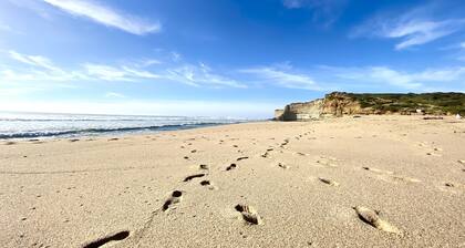 Premier Palaca: ground floor, walk to reserve, Riberira d'IIlas, town of Ribamar