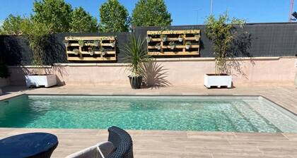 FantĂĄstico Chalet con Piscina a las Afueras de Madrid Para Disfrutar en Verano