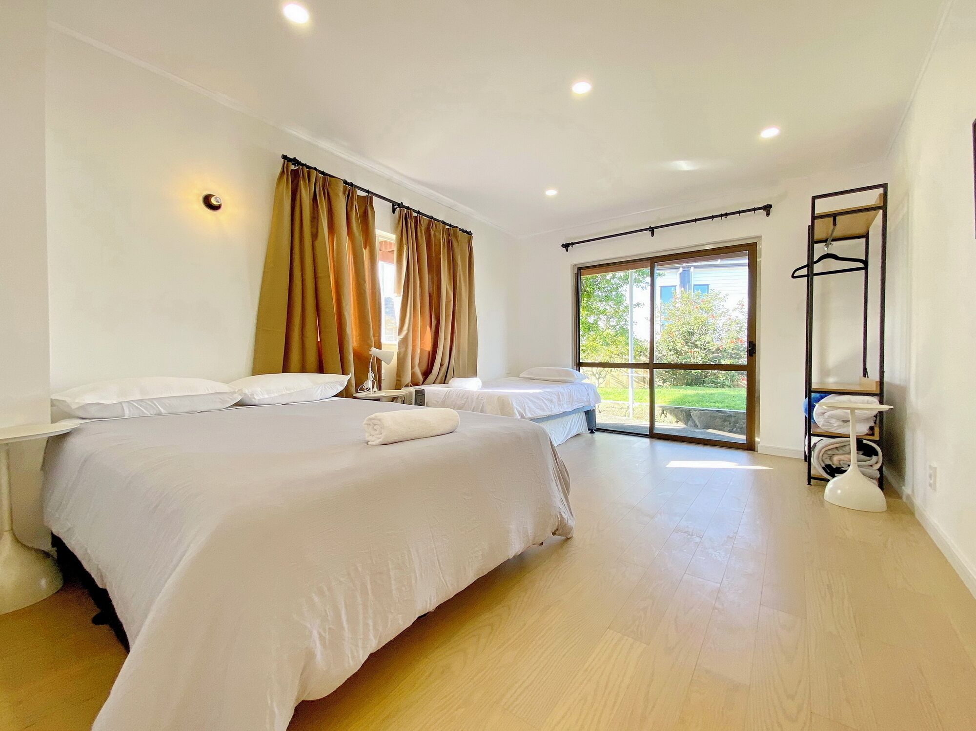 7 bedrooms, iron/ironing board, travel cot, free WiFi