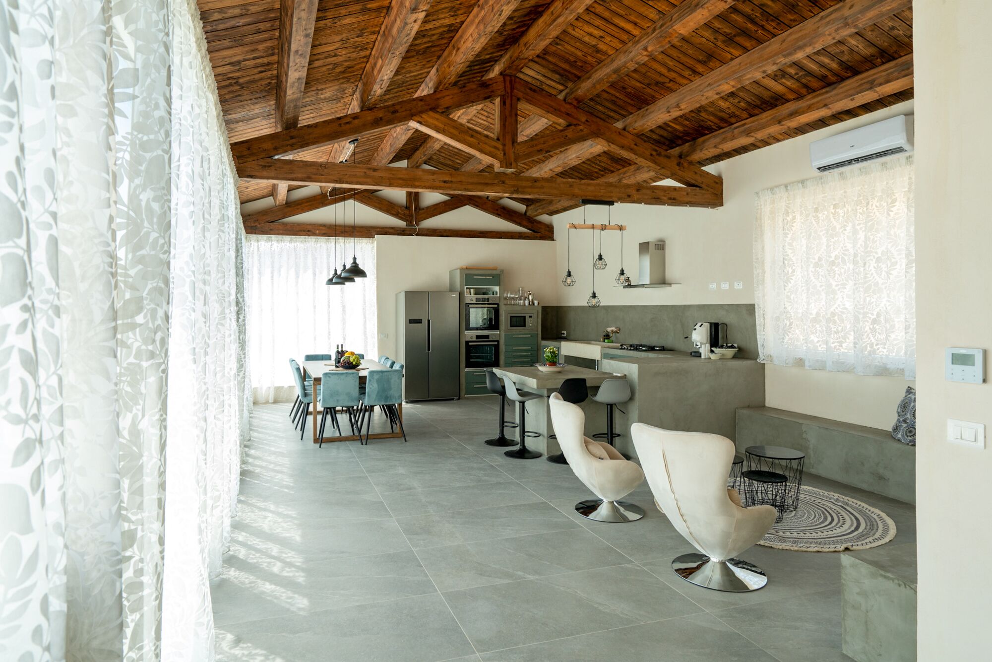 Villa Luxury, vista valle | Cucina privata | Frigorifero con congelatore, microonde, forno, piano cottura