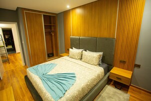 Apartment, 2 Bedrooms | In-room safe, desk, blackout drapes, soundproofing