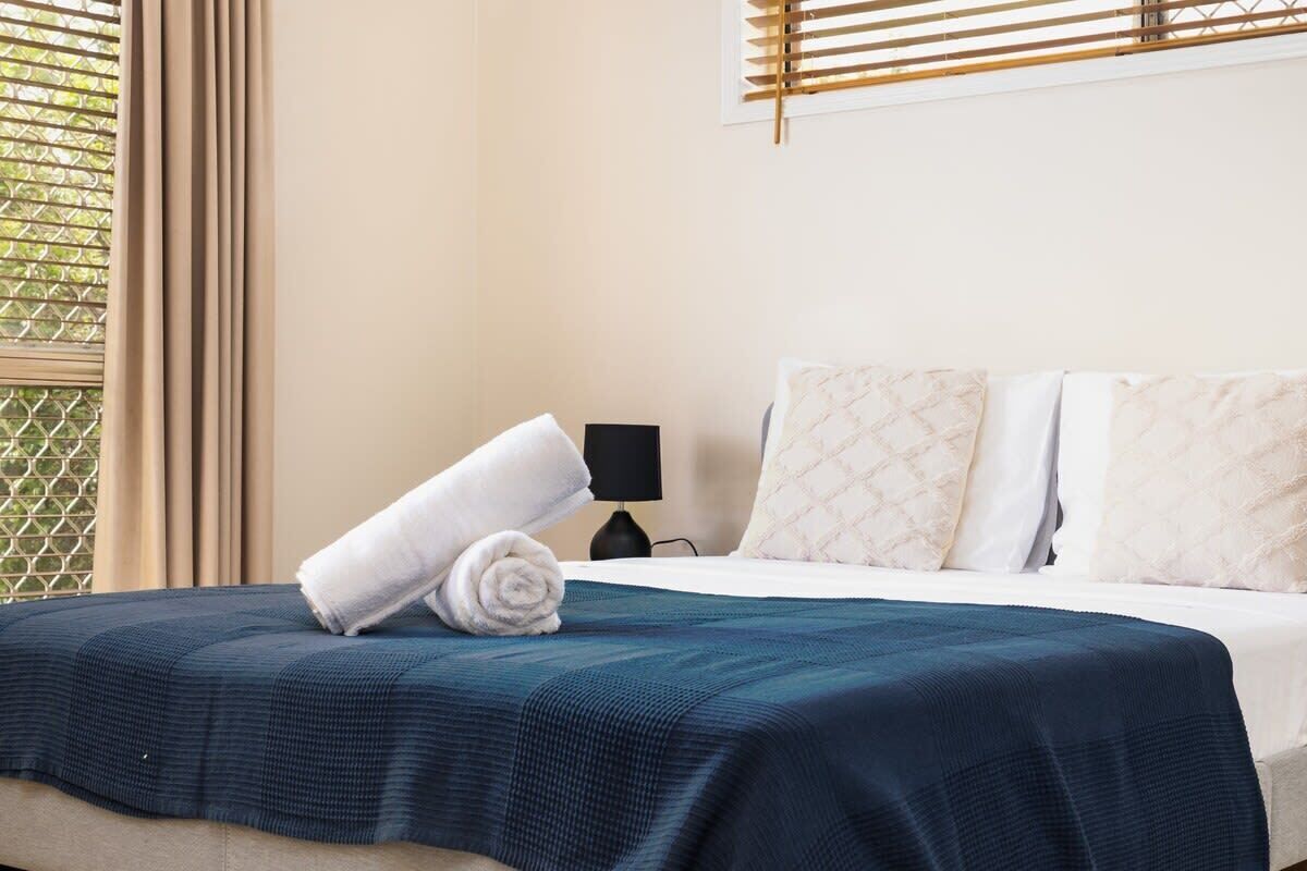 3 bedrooms, desk, iron/ironing board, WiFi