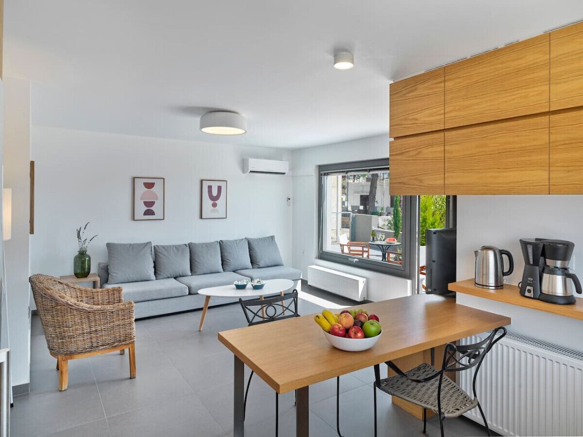 Smart TV, books, offices