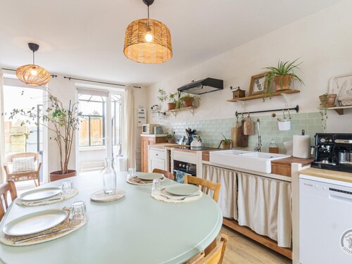 Charming house with private garden - Pets allowed