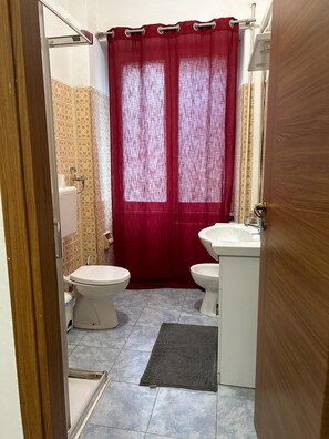 Bathroom - VENICE NIGHT 25 FAMILY ROOM D (Mestre)