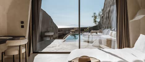 Sunrise Suite Sea View with Private Pool | 1 غرفة نوم وأغطية فراش متميزة وميني بار وخزنة داخل الغرفة