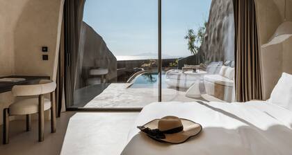 One of One Hotel