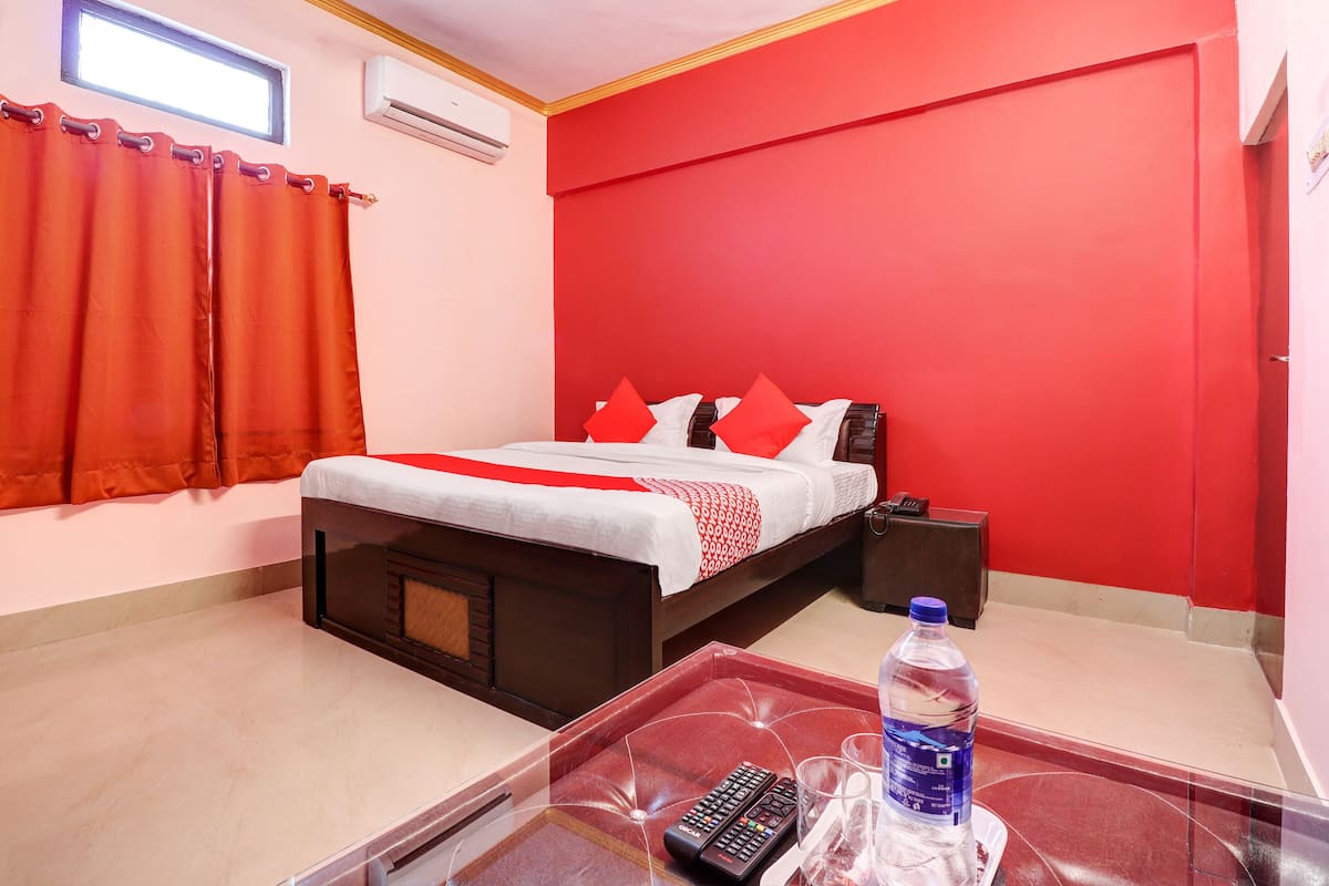 Classic Room | 1 bedroom, desk, bed sheets