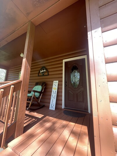 Peaceful Cabin Steps Away From The Creek, Convenient Access To ATV Trails!