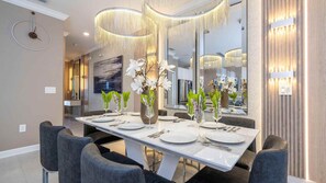 Dining - Disney Retreat 4BR • Pool • Cars & Lion King (Kissimmee)