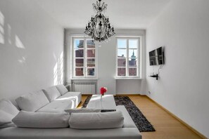 Smart TV - Warsaw Castle Apartments - Old Town, Castle View by Rentujemy (Warszawa)
