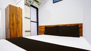 Classic Room | Free WiFi - OYO Hotel Metro House (Mumbai)