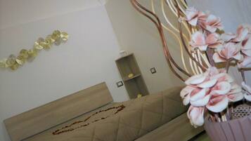 1 camera, ferro/asse da stiro, Wi-Fi, lenzuola