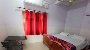 Classic Room | 1 bedroom, free WiFi - OYO HOME RAGHAV HOMESTAY (Faizabad)