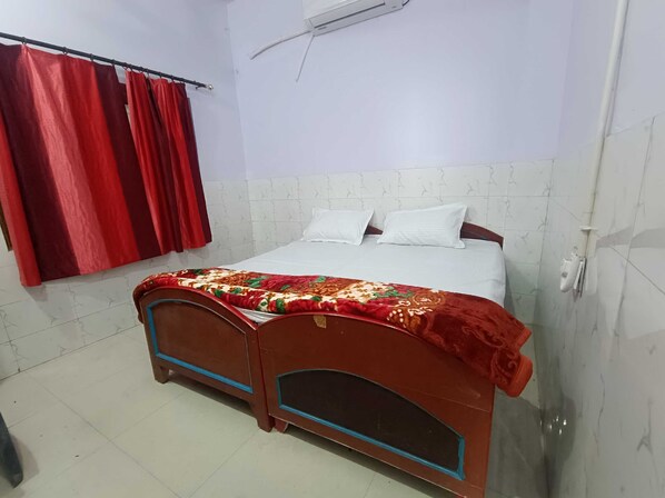 Classic Room | 1 bedroom, free WiFi - OYO HOME RAGHAV HOMESTAY (Faizabad)