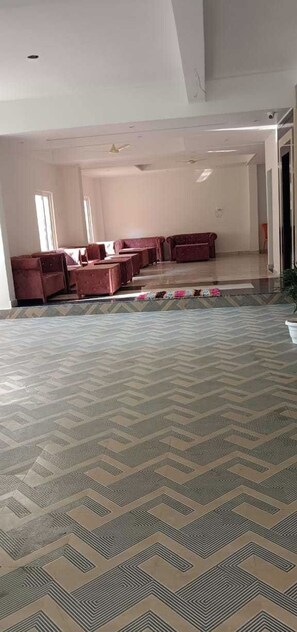 Lobby - OYO Flagship Hotel Kashi Inn Banaras (Varanasi)