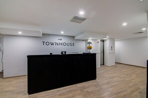 Reception - OYO Townhouse PEARL REGENCY (Hyderabad)