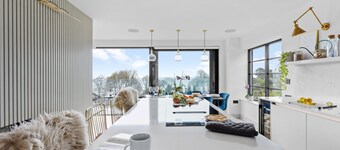 Luxury & comfort with sea views, Cinema room & gym