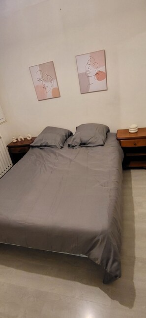 2 bedrooms, WiFi, bed sheets