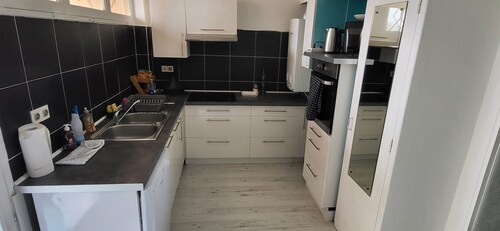 Appartement spacieux avec climatisation et parking