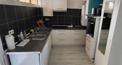 Appartement spacieux avec climatisation et parking