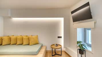Standard Double Room (Ground Floor) | 1 bedroom, in-room safe, desk, iron/ironing board