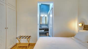 1 bedroom, in-room safe, desk, iron/ironing board