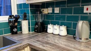 House | Private kitchen | Fridge, microwave, oven, stovetop