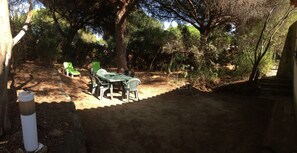 Outdoor dining - A 5 Minutes à Pied des Plages de Pampelonne, Villa et Jardin Privatif (Ramatuelle)