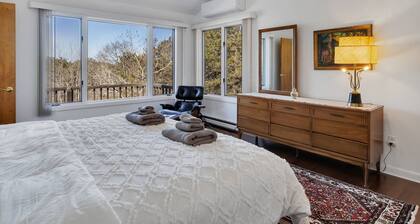 Stylistic Home and Easy Walk to the Beach!