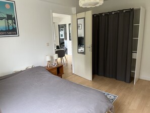 1 bedroom, bed sheets - T2 Lumineux à 300m de la Plage (La Rochelle)