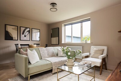 The Twickenham Wonder - Lovely 1bdr Flat With Parking