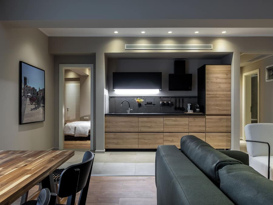 Apartment, 2 Bedrooms | Private kitchen | Fridge, stovetop, coffee/tea maker, electric kettle