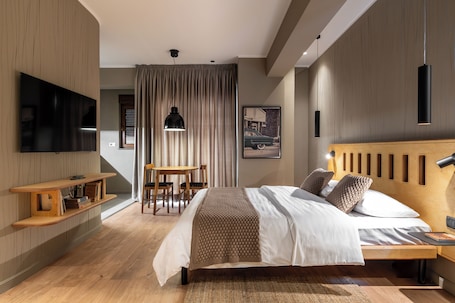 Superior Apartment | 1 bedroom, desk, soundproofing, iron/ironing board