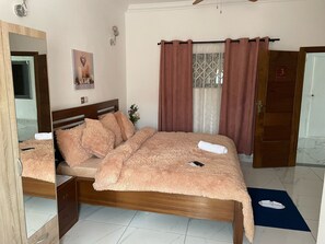 Deluxe Room, 1 Queen Bed | Minibar, desk, soundproofing, free WiFi - JLK Guest House & Events Centre (Koforidua)