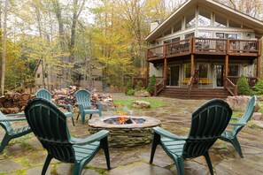 Exterior - Sweet William A Lake Naomi Chalet Membership (Pocono Pines)