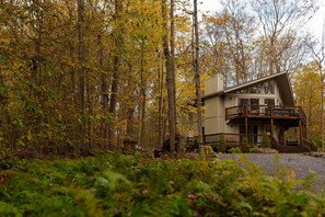 Apartment | 3 bedrooms - Sweet William A Lake Naomi Chalet Membership (Pocono Pines)