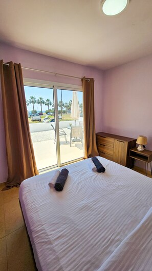 1 bedroom, desk, laptop workspace, free WiFi - Beach Love Apartment (Pyla)