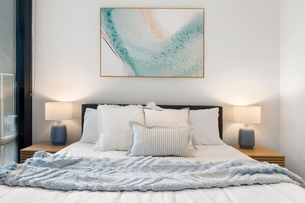 2 soveværelser, skrivebord, strygejern/strygebræt, weekendseng