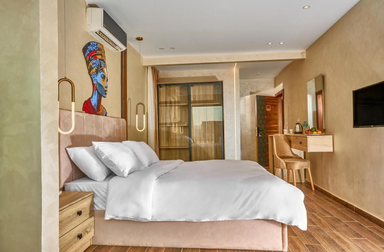 Photo - Pyramids Tower