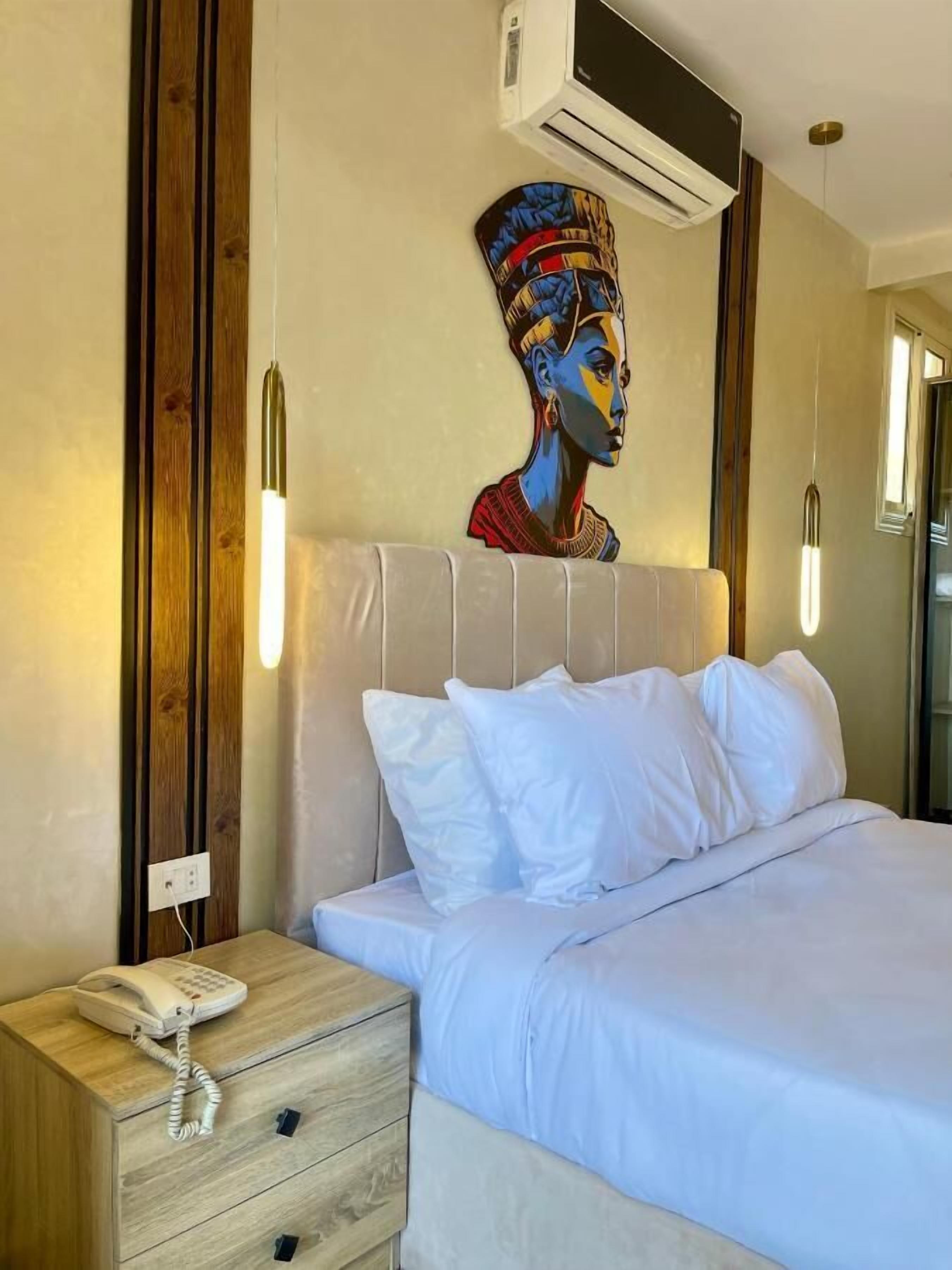 Photo - Pyramids Tower