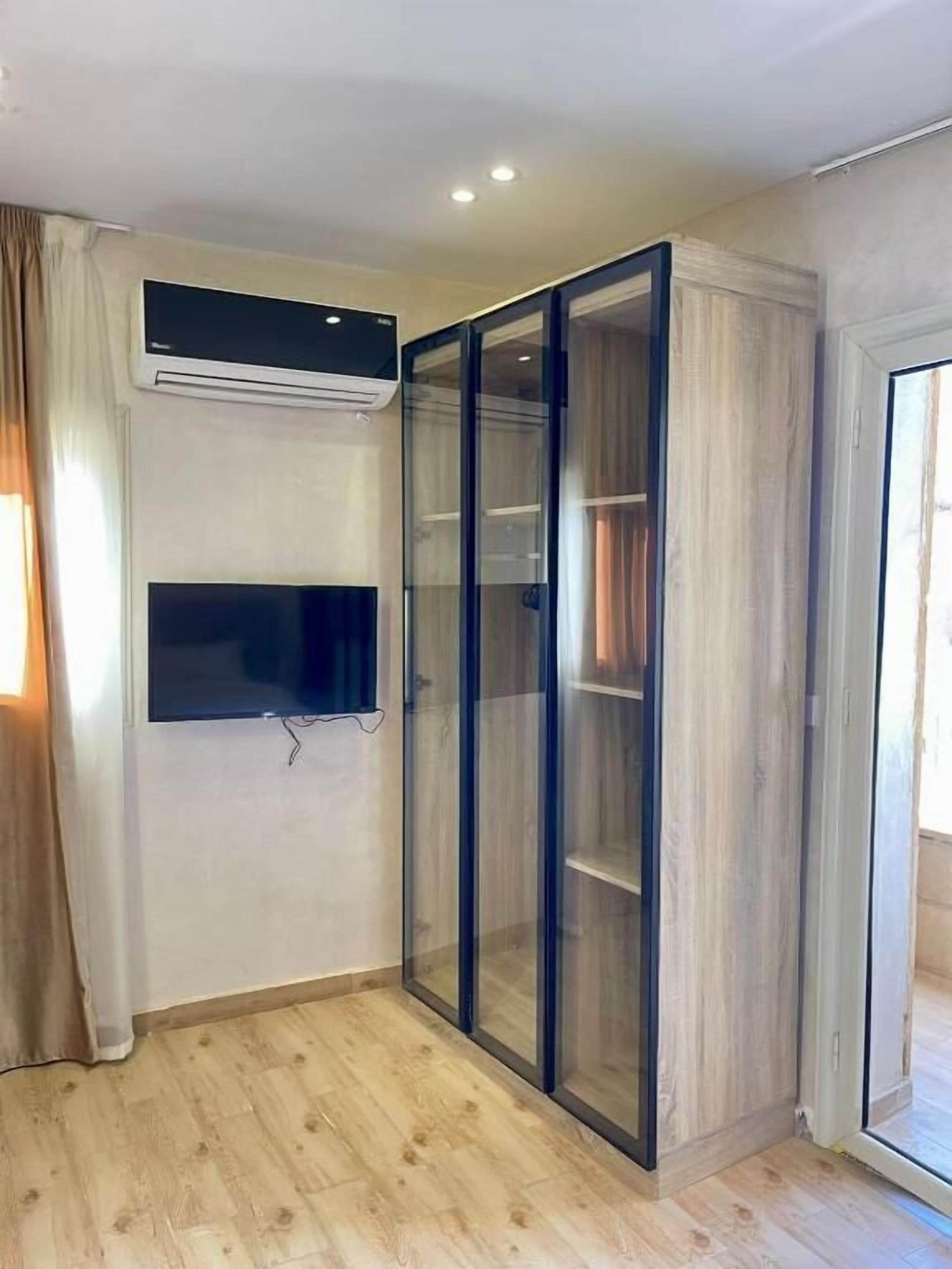 Photo - Pyramids Tower