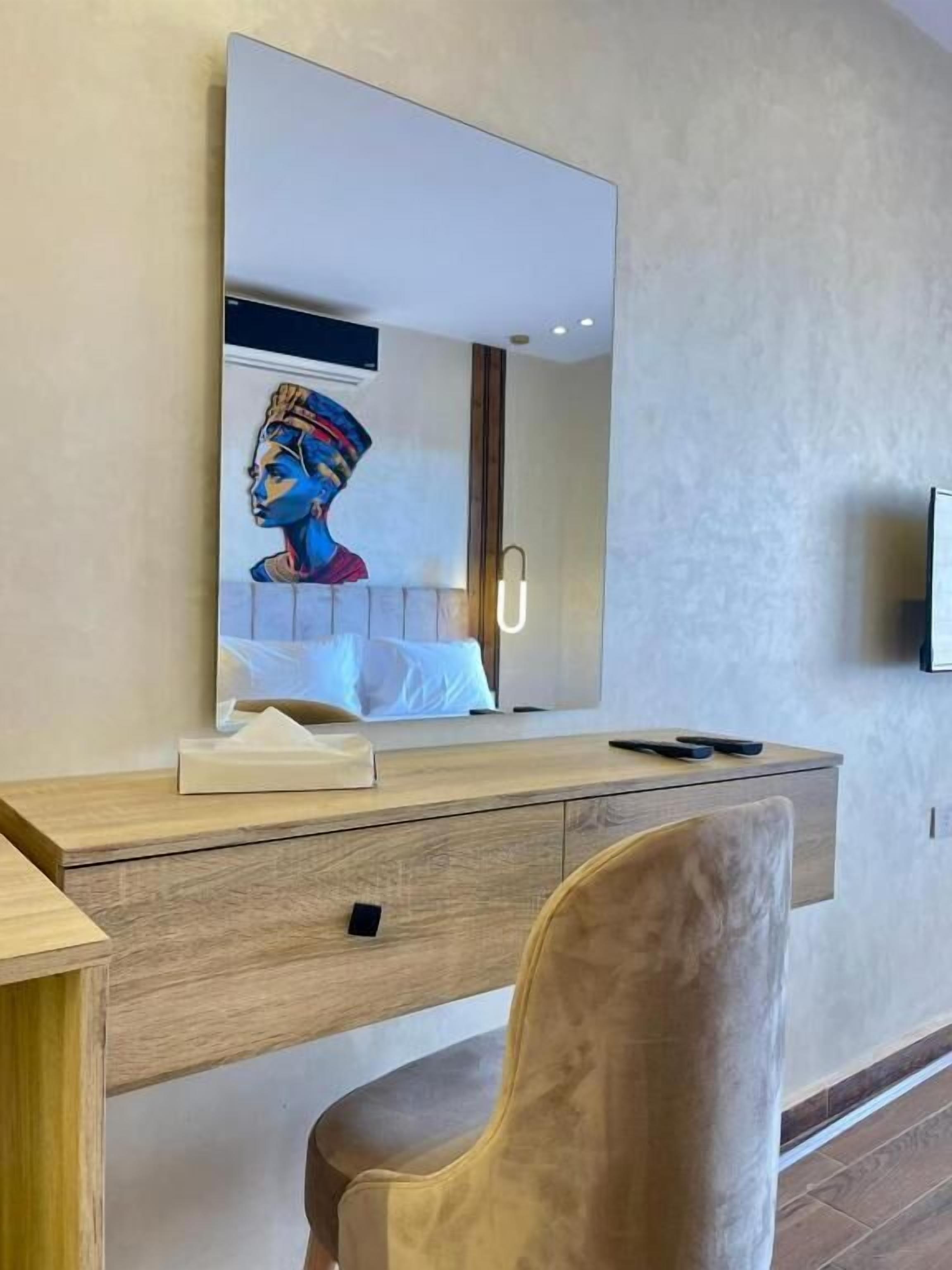 Photo - Pyramids Tower