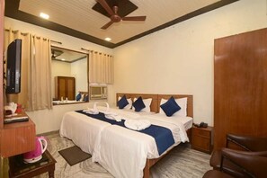 Family Triple Room | Air conditioning - Hotel Paradise Continental (Jaipur)