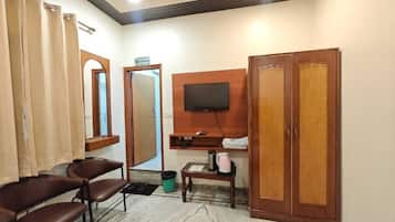 Super Deluxe Room | Blackout drapes, free WiFi, bed sheets