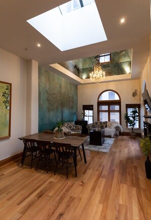 Interior - Lambton Quay Loft - Sleeps 10 (Wellington)