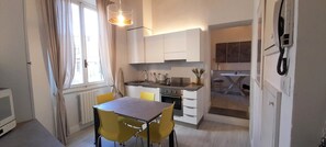 Micro-ondes, four, plaque de cuisson, lave-vaisselle