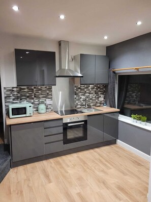 Private kitchen - Family Holiday Apartment Blackpool South Shore (Blackpool)